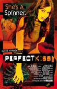 Nina Mercedez på omslaget till Perfect Kiss