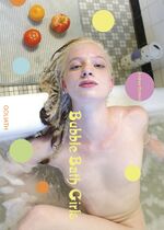 Vorschaubild für Datei:Bubble Bath Girls.jpg
